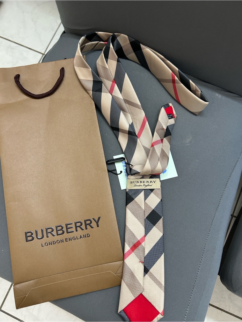 Burberry Beige Plaid Silk Tie with Black and Red Accents - Picture 2 of 2